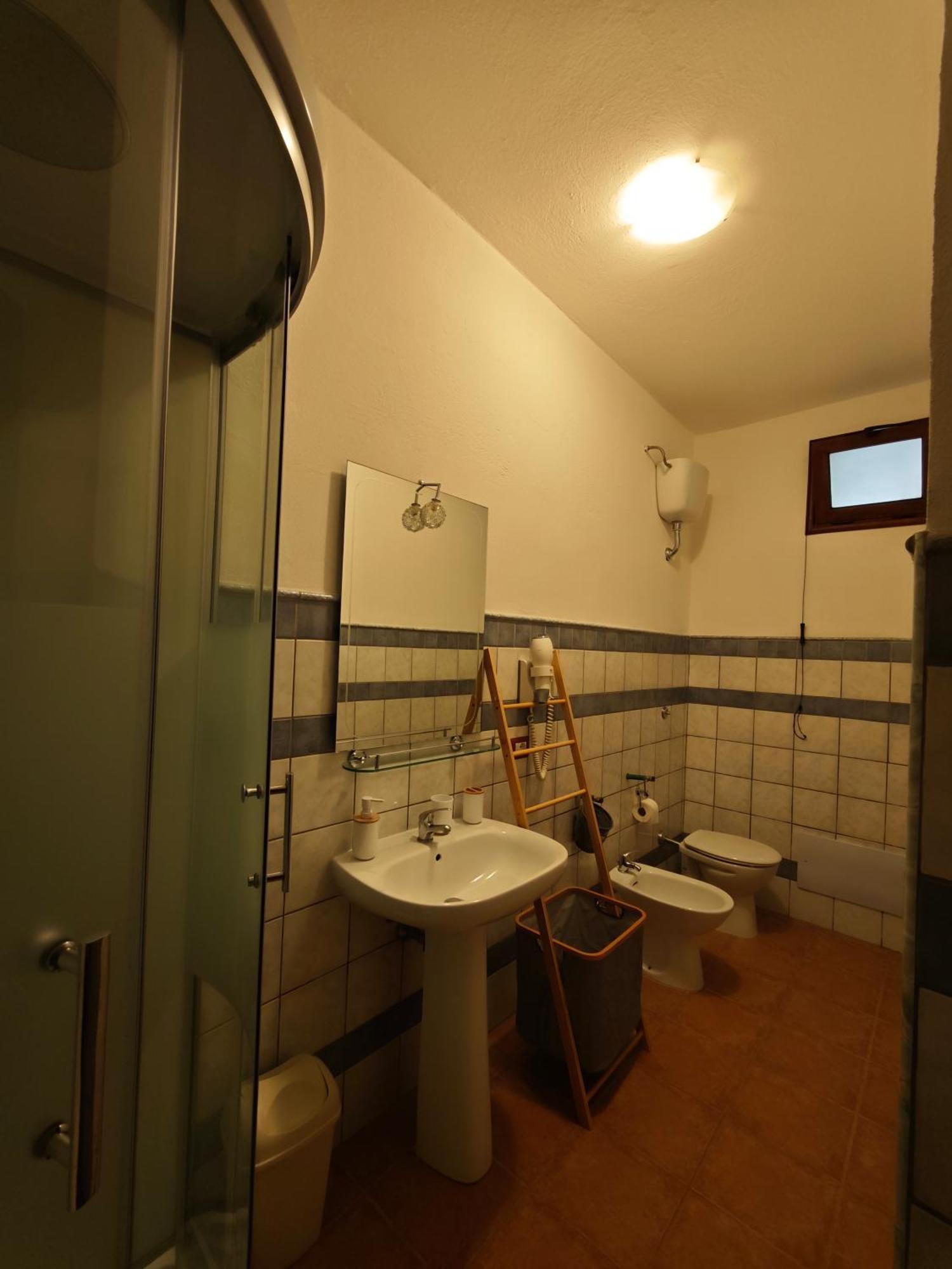 B&B Domu Delunas Giba Екстер'єр фото