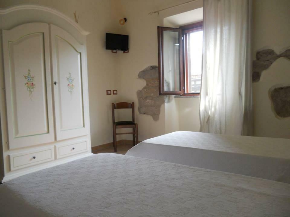B&B Domu Delunas Giba Екстер'єр фото